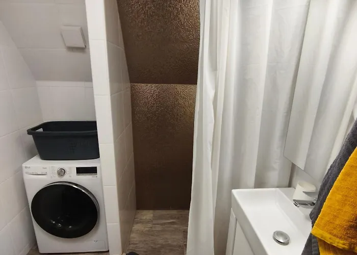 Velencei Odu * Velence